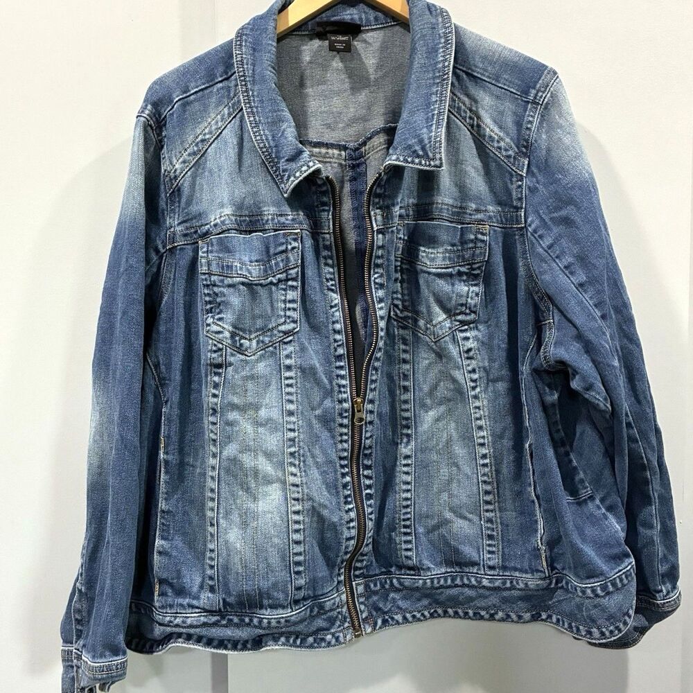 Lane Bryant Full Zip Front Denim Trucker Jacket Stretch Cotton Blue Wash Size 28
